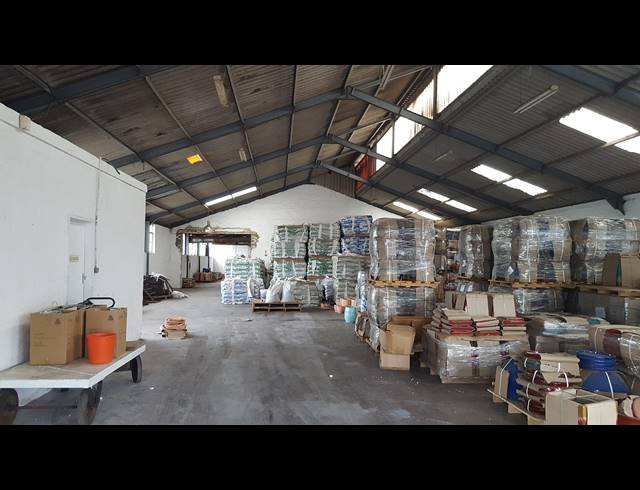 848M² FACTORY RENTED IN BELLVILLE CENTRAL